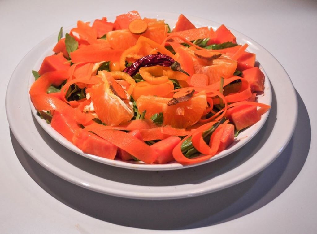 A nossa salada laranja.