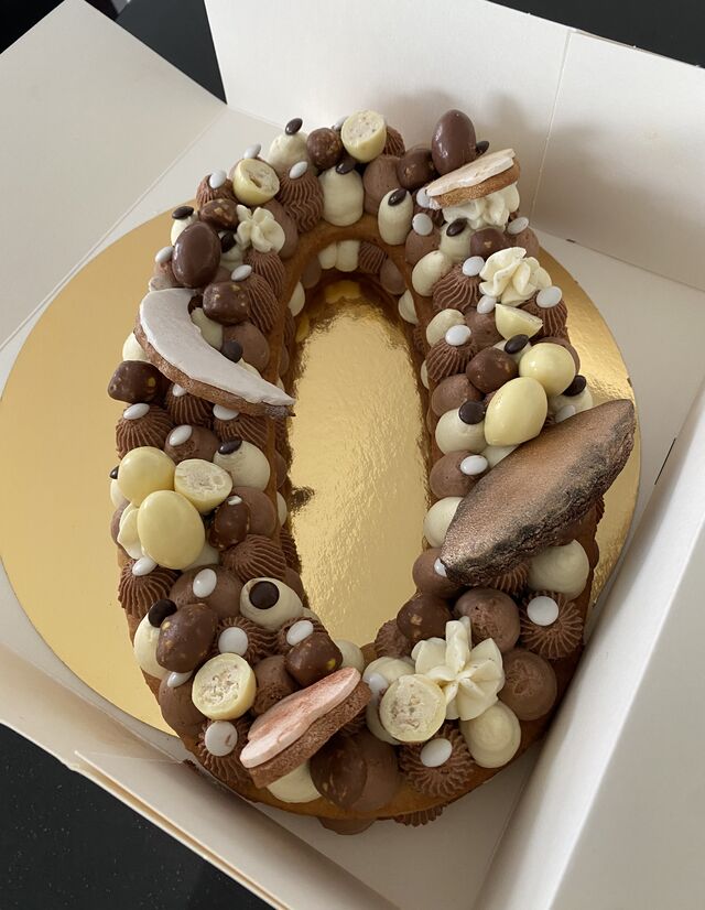 Number Cake trois chocolats.
35 € 8/10 parts