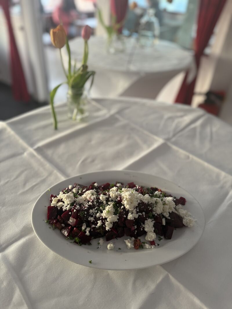 Rote Bete Salat mit Schafkäse 