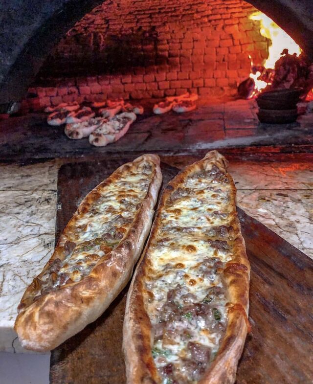 El yapımı güzel pidelerimizle sizde karnınızı doyurun.