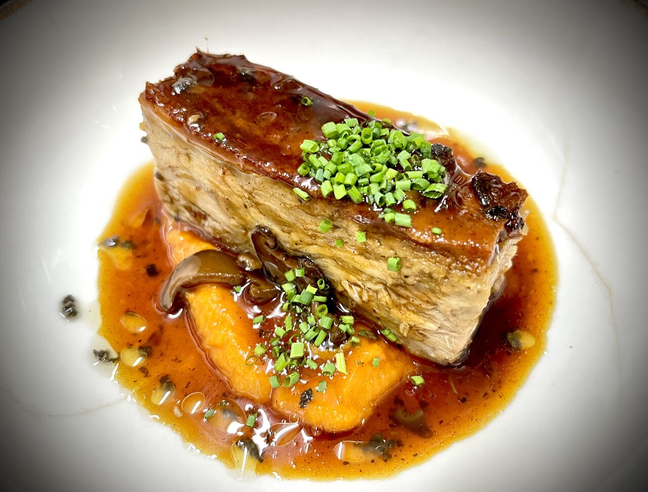 Teriyaki de garrí confitat amb boniato 
