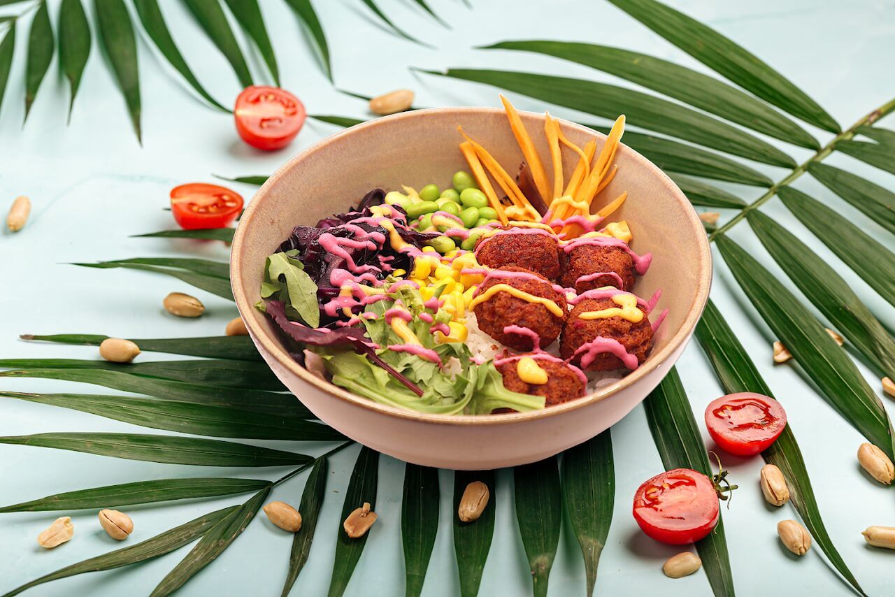 Rote Beete Falafel Bowl vegetarisch