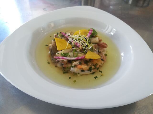 Tartare de couteaux aux agrumes, infusion citronelle