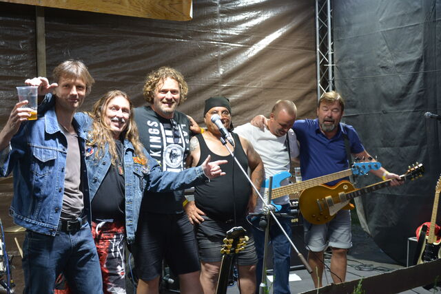 IV.ROCK FEST - KOLOBAND
https://youtu.be/6gbxRPKEekY