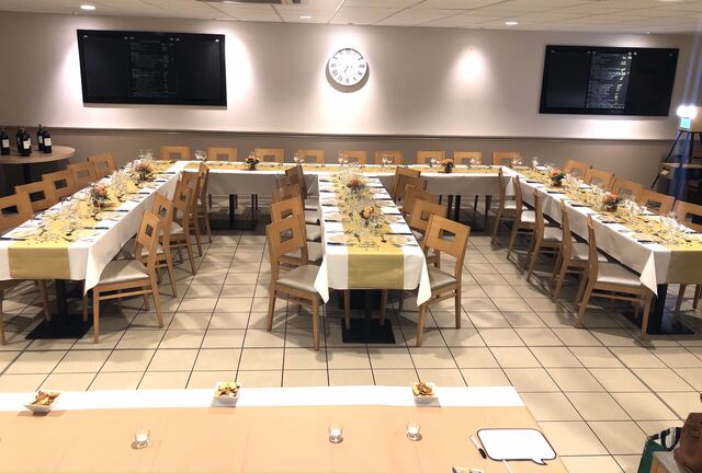 Un évènement à fêter! il ne vous reste plus qu'à profiter de vos invités. Vous pouvez même danser!!!