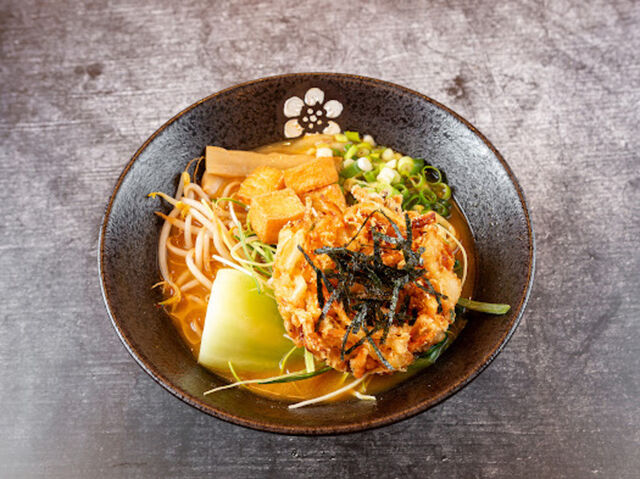 12. Miso Ramen mit Gemüse Tempura und Tofu (Vegan)