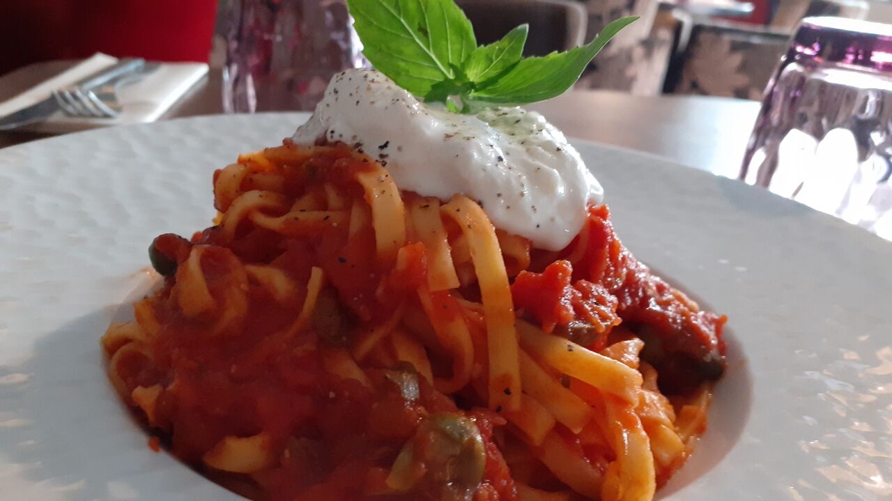PASTA A LA PUTANESCA