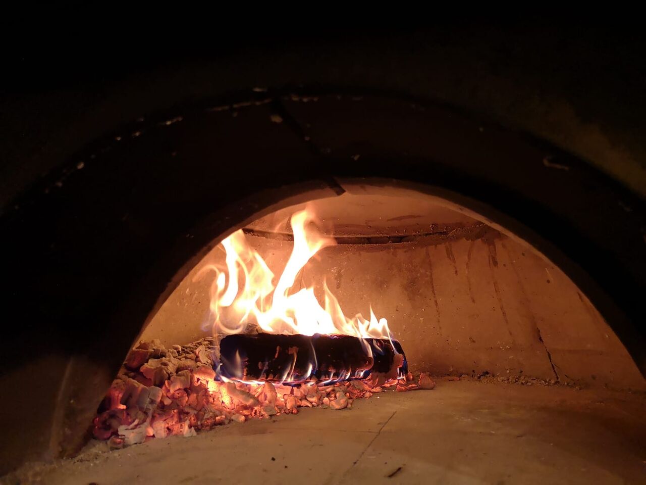 Pizza au Feu de Bois 
