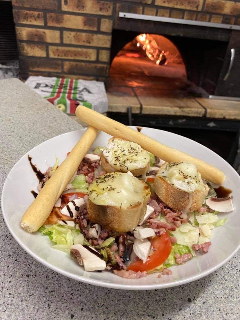 Salade de chèvre chaud 