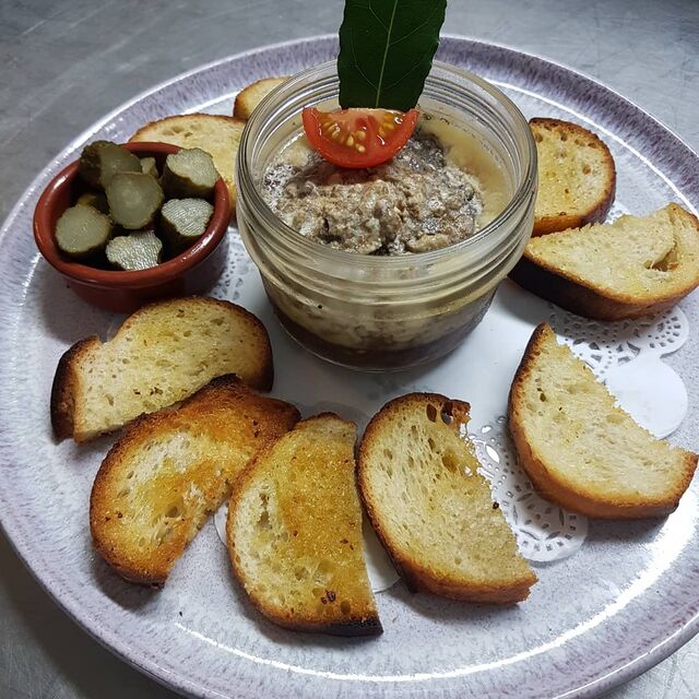 Le bocal de pâté maison...9 €