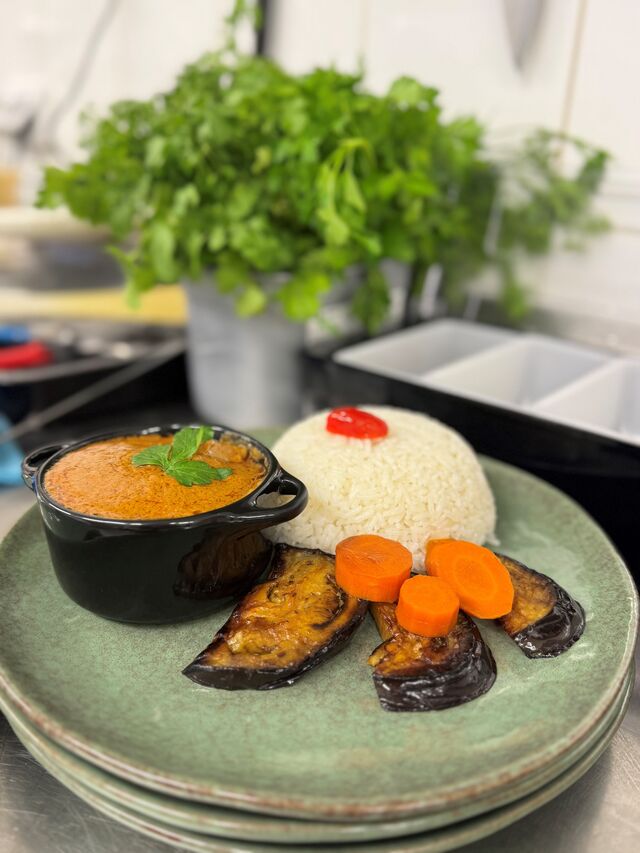 Mafé, ou tiga-dègue (sauce à la pâte d'arachide). Spécialité culinaire traditionnelle mandingue