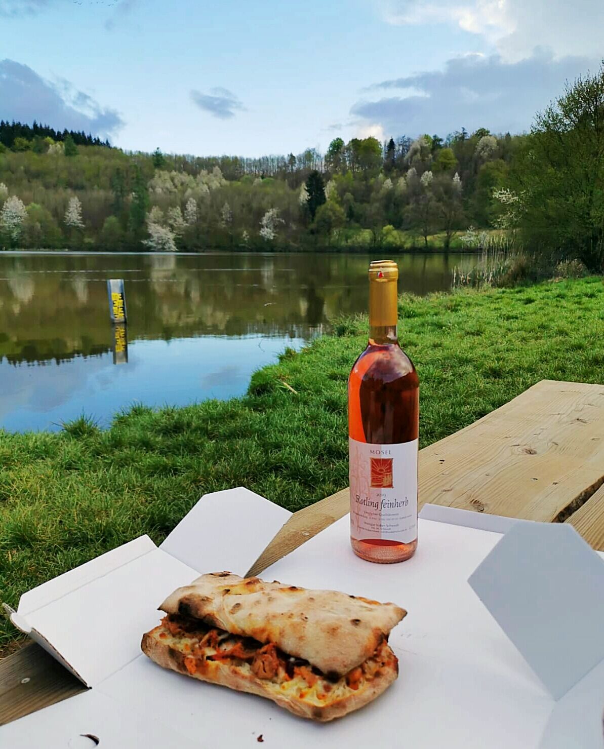 Kundenfoto aus Coronazeiten ... warum nicht heute auch mal ein Picknik machen.