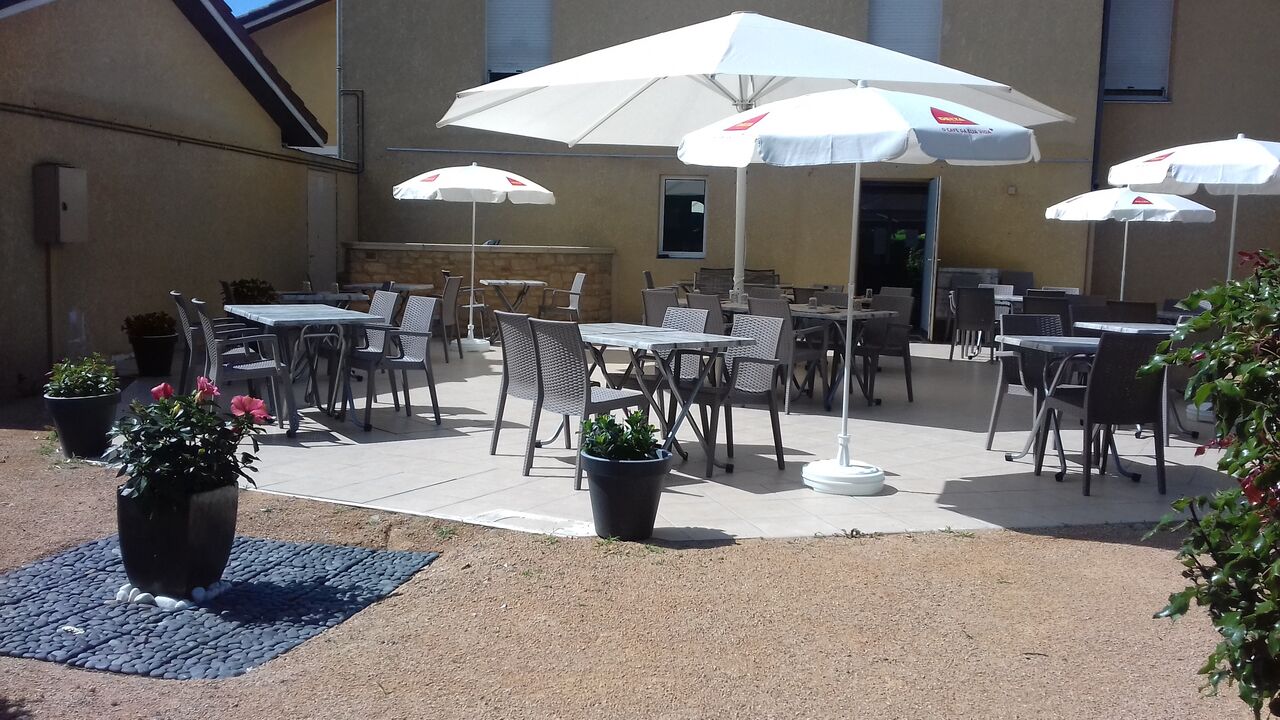 Terrasse coté patio
