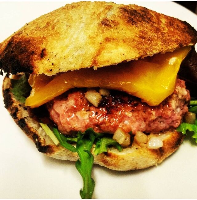 L hamburger di manzo