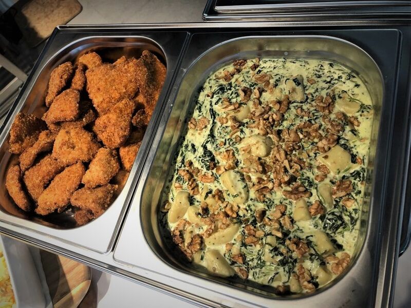 Kuřecí řízečky a těstoviny 