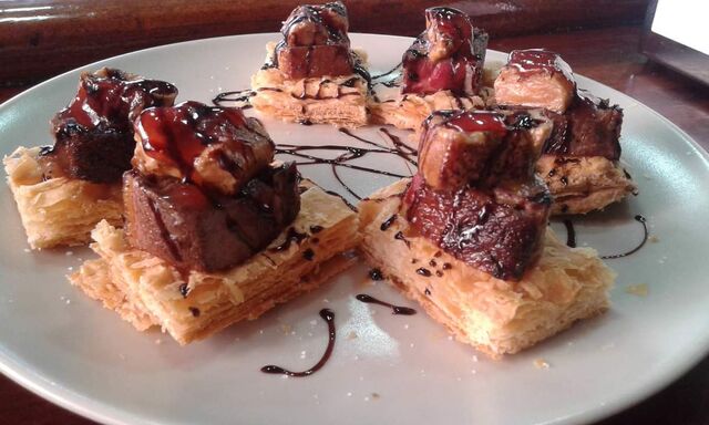 Hojaldre con fua, solomillo y reducción de Pedro Ximenes