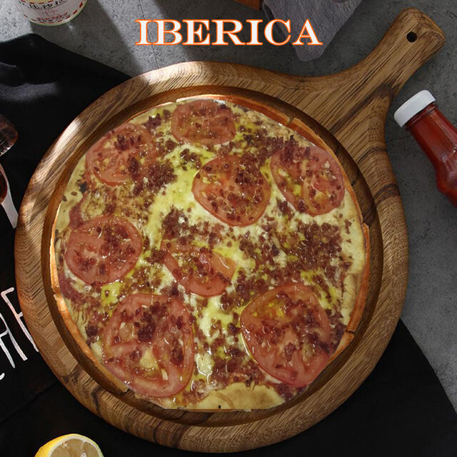 Tomate Base, Queso, J.Serrano, Tomate Natural y Aceite de Oliva.