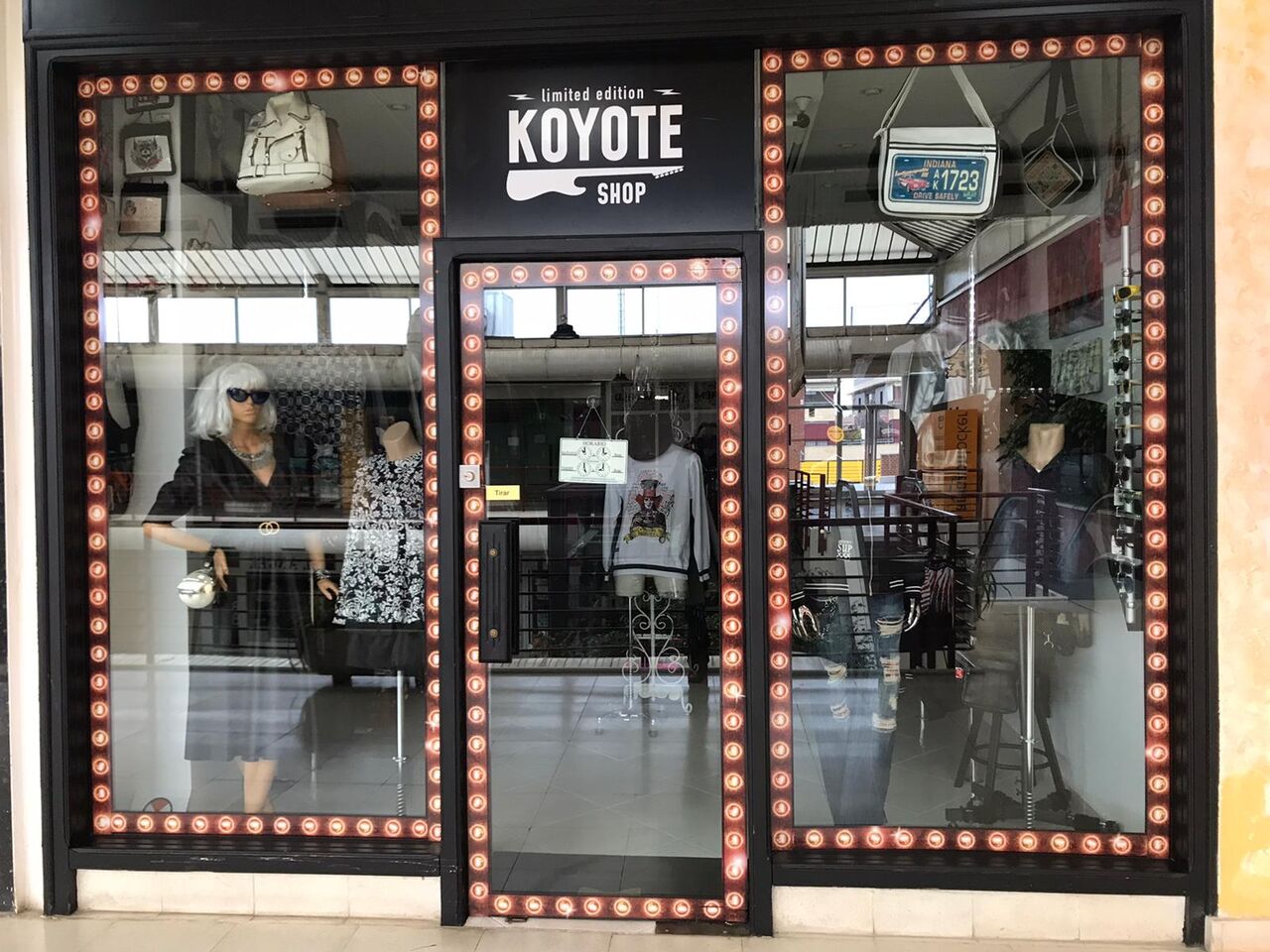 También te atendemos en Koyote Shop