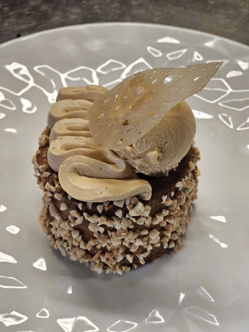 Le choux pommes / caramel et sa glace 