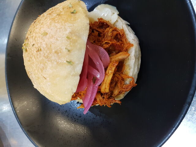 pambazo de cochinita