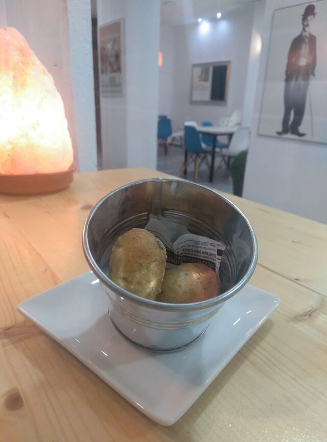 Promo 1€ Caliente: Buñuelos de Bacalao