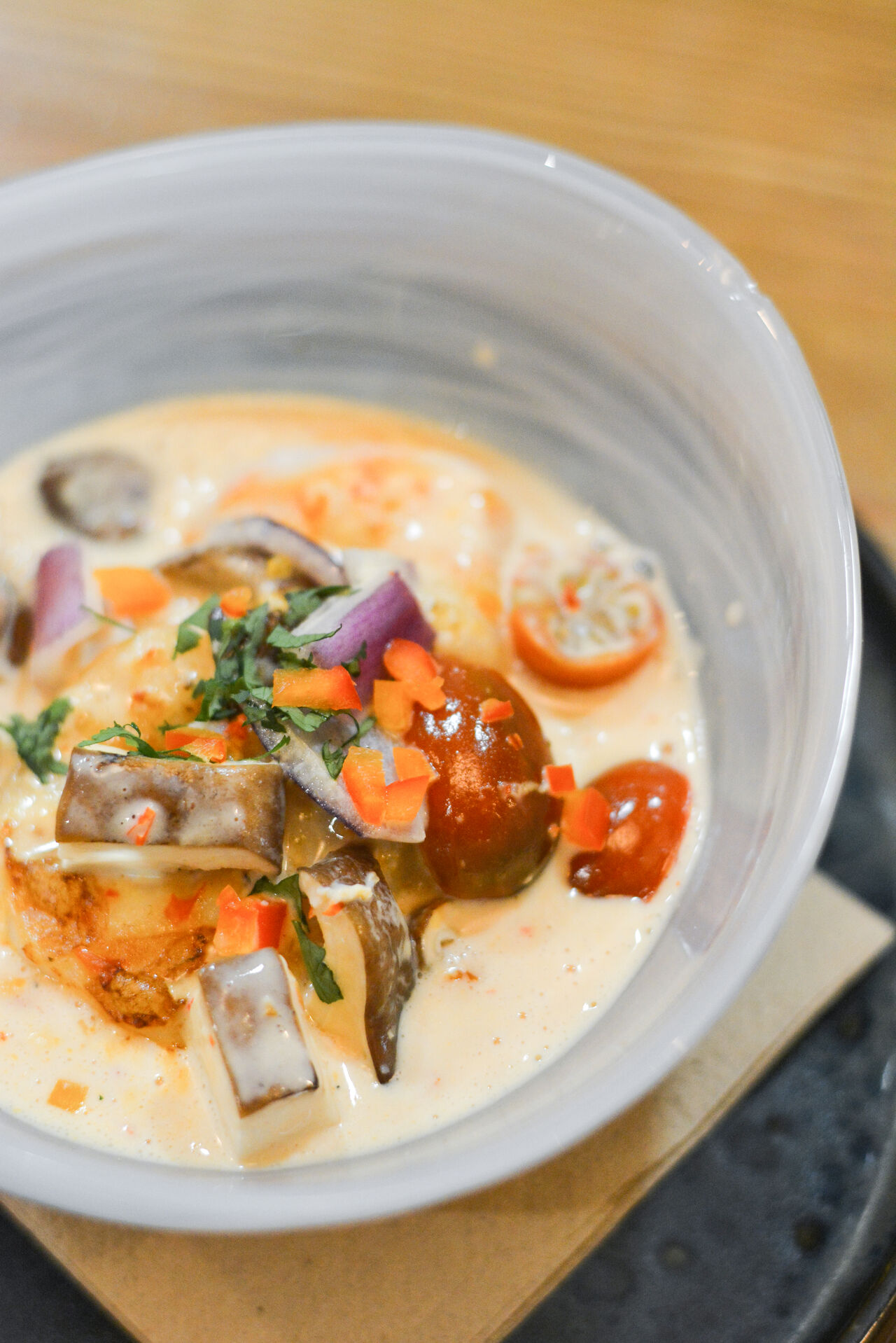 Cazuela de langostinos y coco