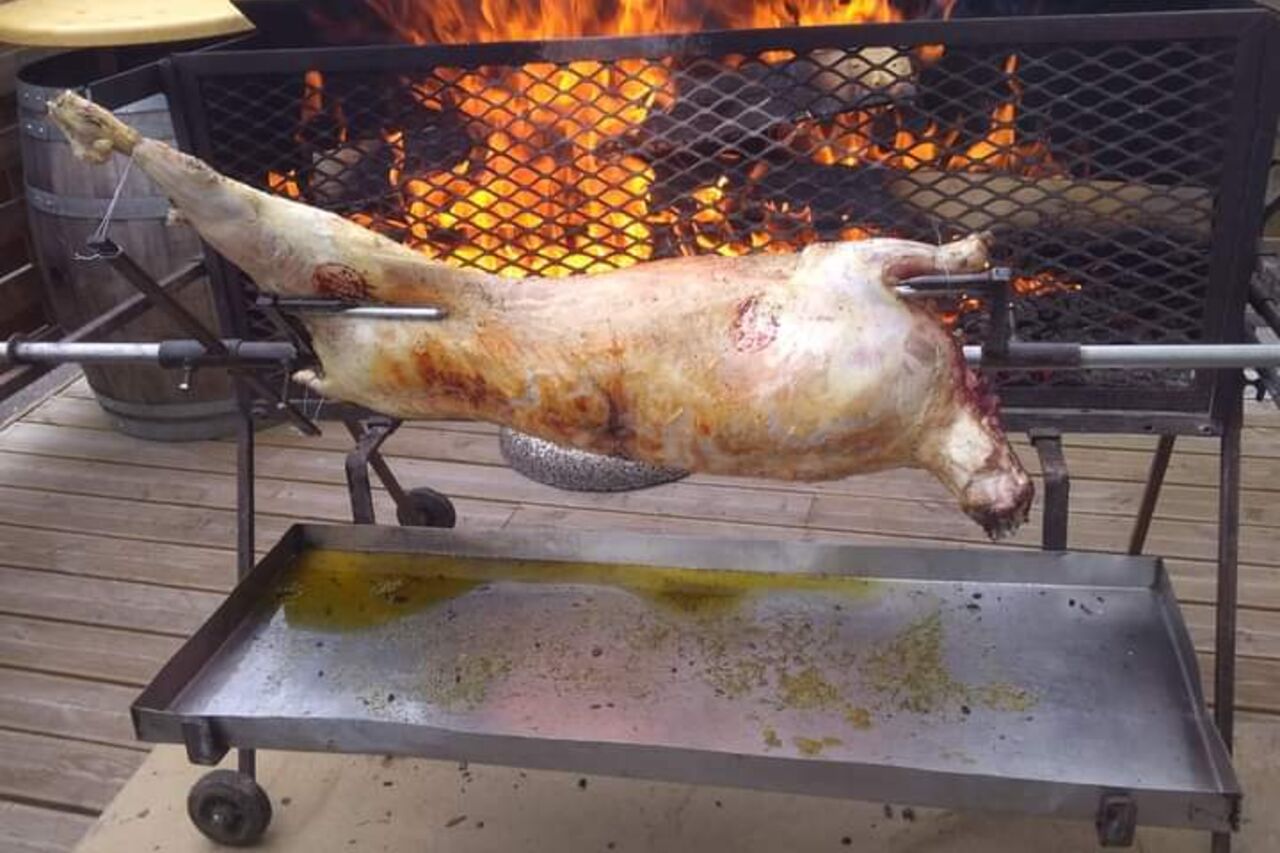 AGNEAU A LA BROCHE