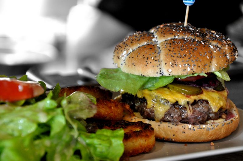 Breizh' Burger. Restaurant Crêperie La Place, Conflans Ste Honorine .
