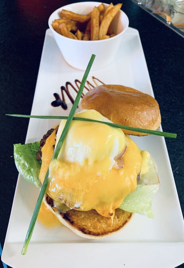 Egg burger
