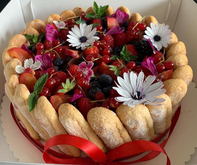 Charlotte Fruits Rouges