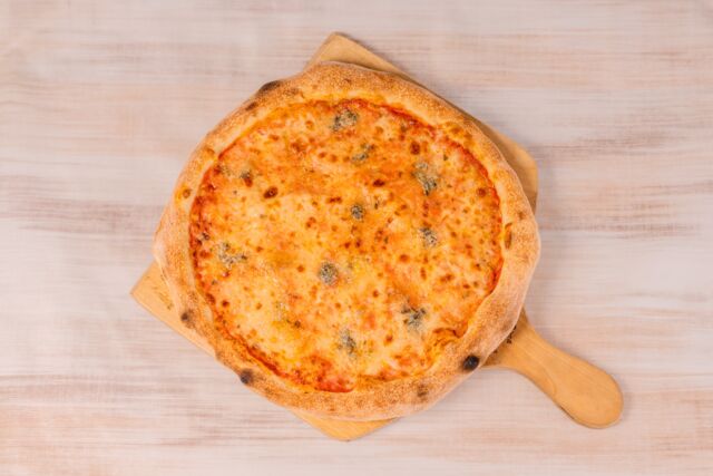 Négysajtos pizza (32cm)