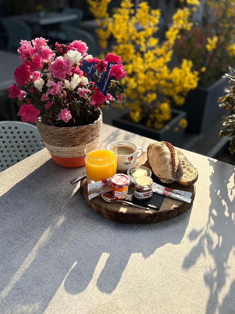 Un petit déjeuner en terasse ? 🤩​