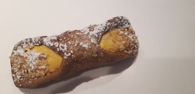 Unsere Cannoli mit Vanille oder Ricotta Creme 