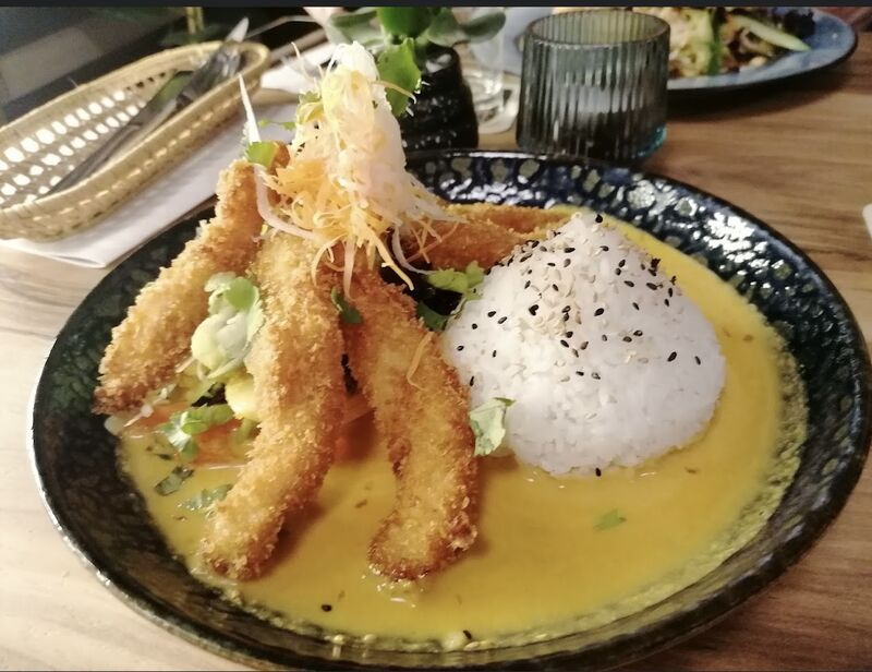 Rote Curry mit paniertem Hähnchen