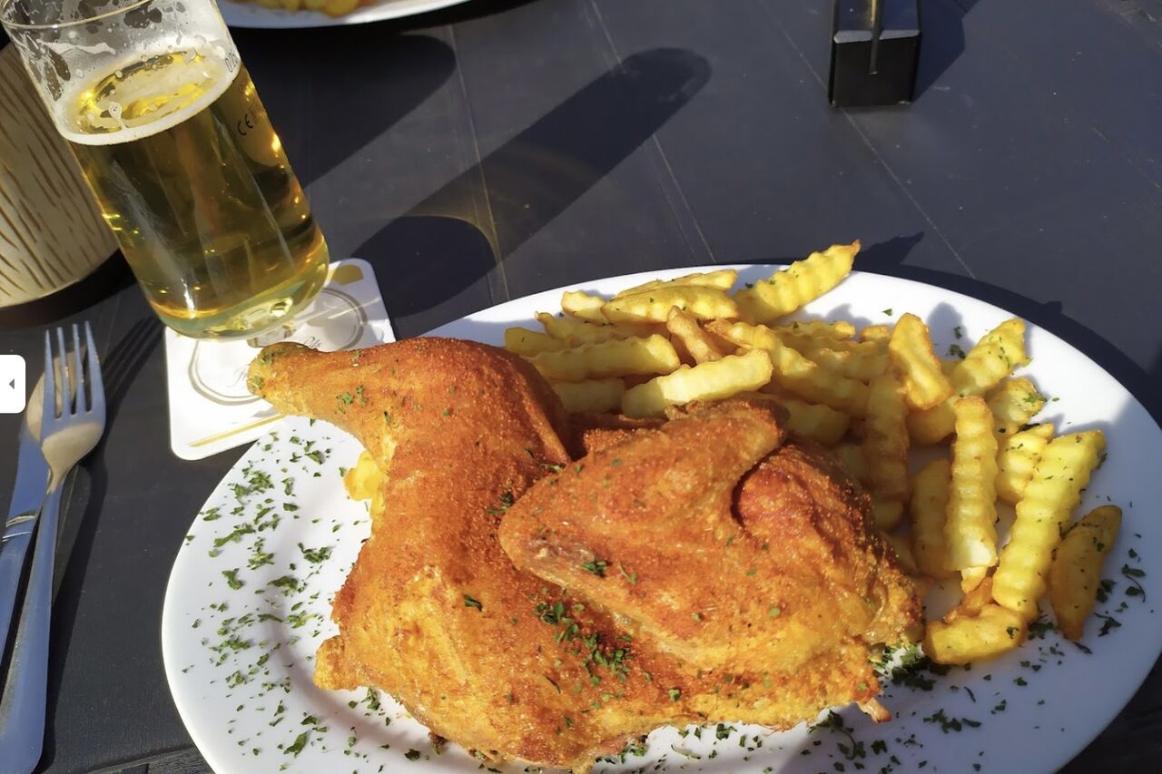 ...oder leckere halbe Hähnchen