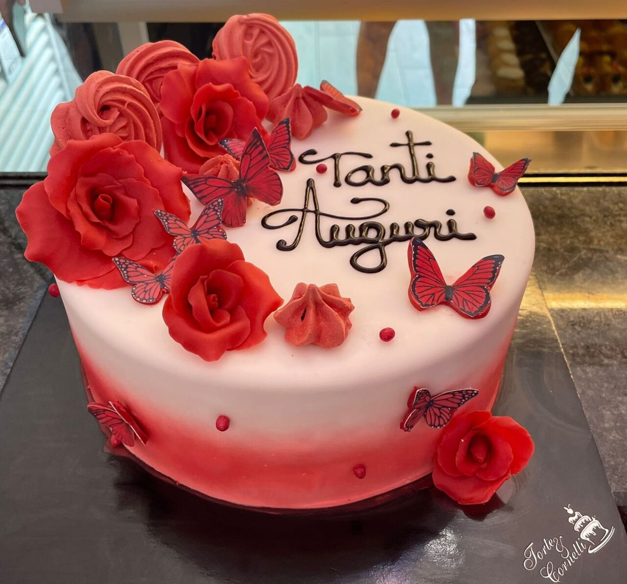 Torta rose e farfalle