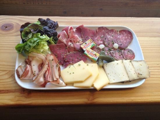 DEVELOPPEMENT DE LA VENTE A EMPORTER RUE DU BARRI, DERRIERE POUR TOUS CEUX QUI ONT OU PAS LE PASS SANITAIRE