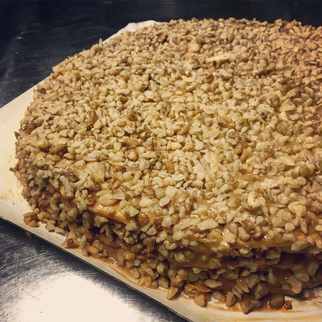 Mil hojas con dulce de leche y nueces
