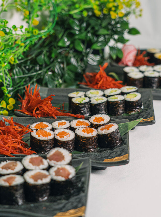 Hossomaki Atum, Salmão, Manga, Abacate, Pepino