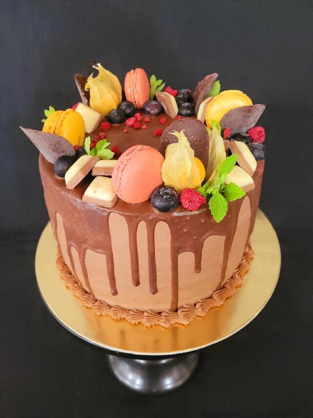 Čokoládový dort s lesním ovoece