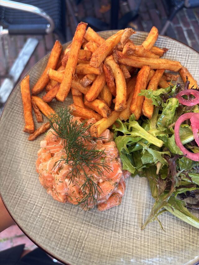 Tartare de saumon à l'aneth