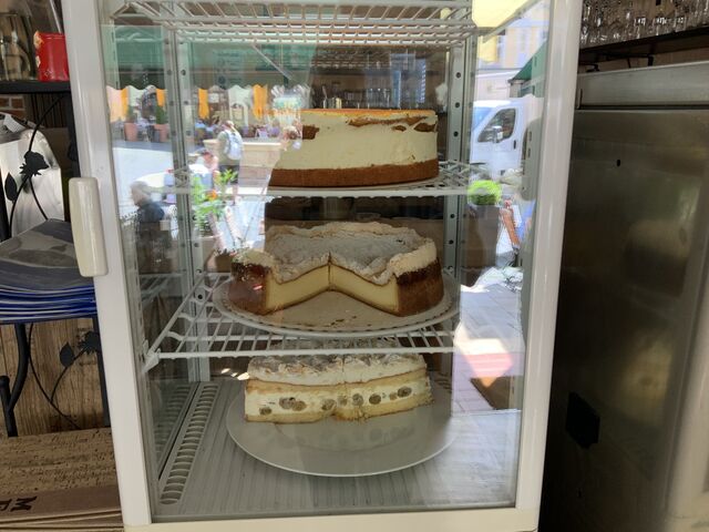 Täglich wechselndes Kuchenangebot