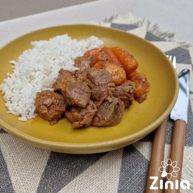 VITELA ESTUFADA COM CENOURINHAS