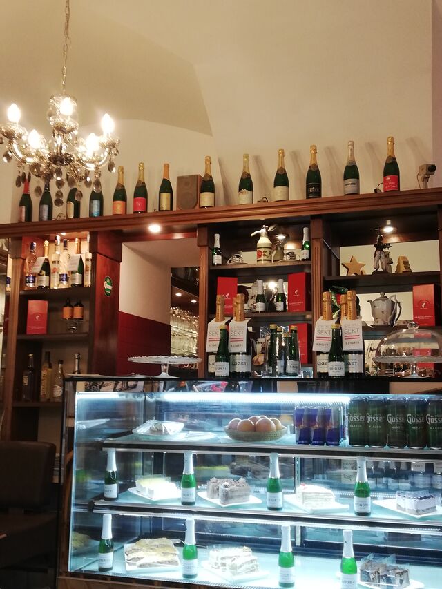 Kaffee Genuss mit Julius MEİNL und Natürlich hausgemachte Torte nach Wahl... 