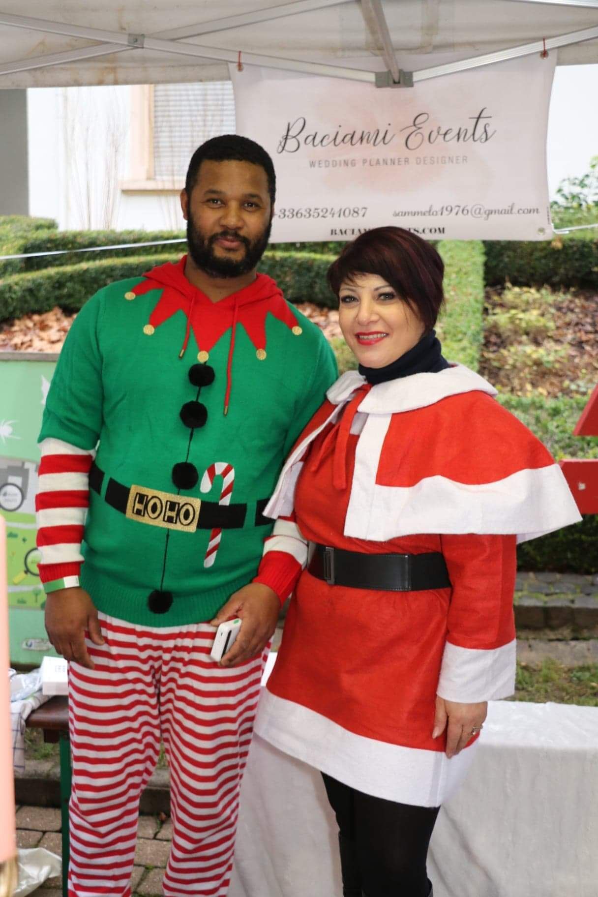 La mère Noël de bacciami events et son lutin de o'h plézir dé Z'iles 