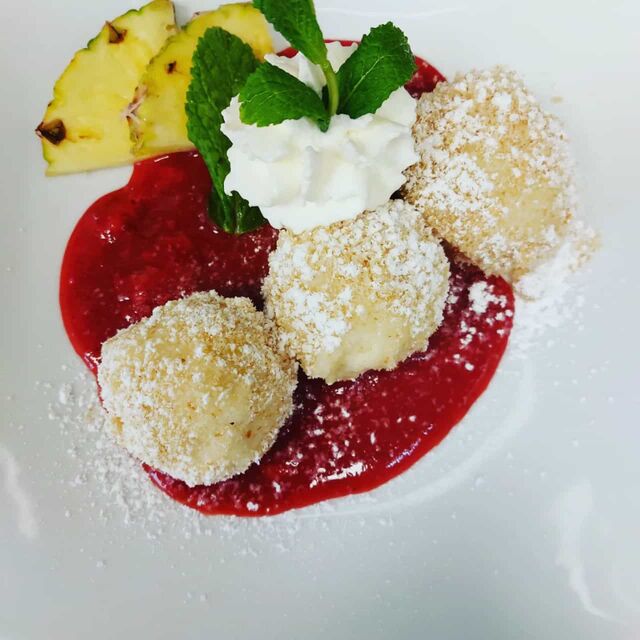 Hausgemachte Topfenknödel