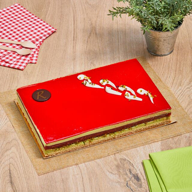 FRAÎSE-PISTACHE
Dès 2,65€ la part
Mousse pistache, compotée de fraise acidulée, croustillant de pistache.
