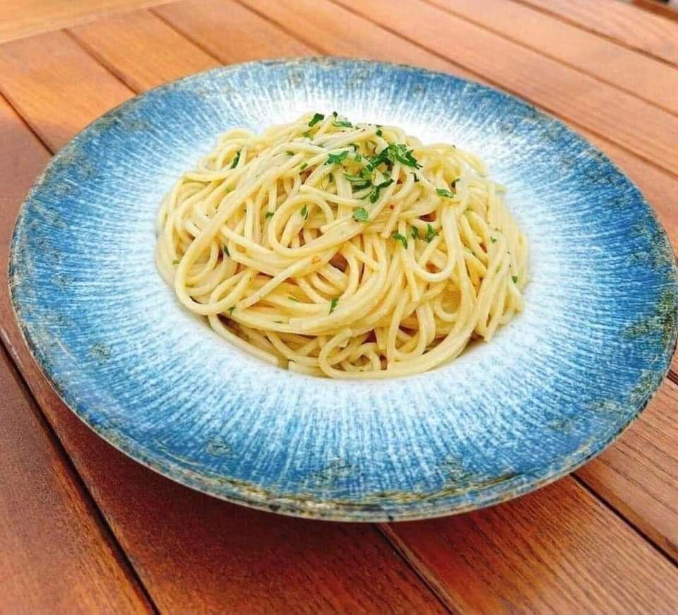 Spaghetti All Aglio Olio e Peperoncino