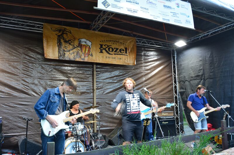 IV.ROCK FEST - KOLOBAND
https://youtu.be/6gbxRPKEekY