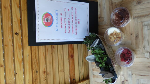 Des desserts maison, Panna Cotta fruit rouge ou crumble caramel - Tiramisu - Cookies chocolat et amande - Moelleux chocolat 